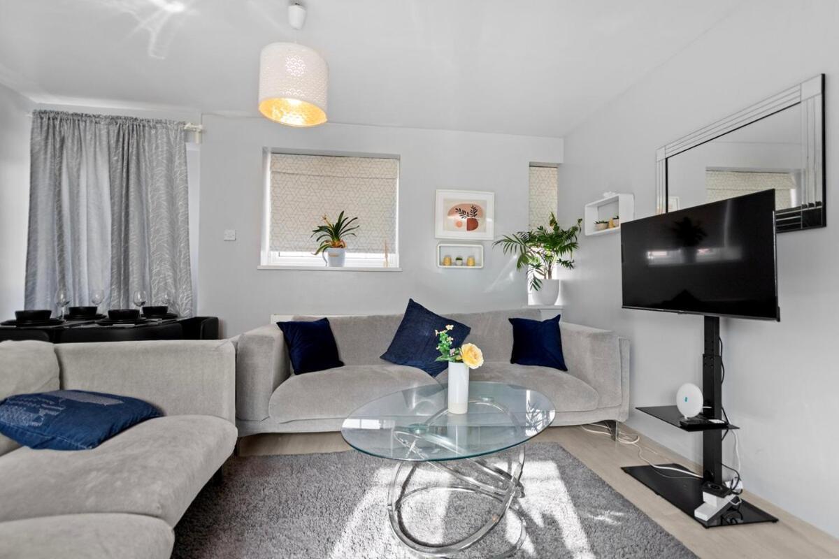 Apartment Cozy 3-bed 2bath House Near Lcy & Excel Sleeps 6
