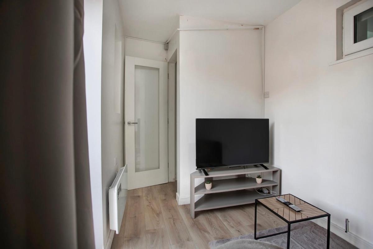 Apartment Cozy 3-bed 2bath House Near Lcy & Excel Sleeps 6