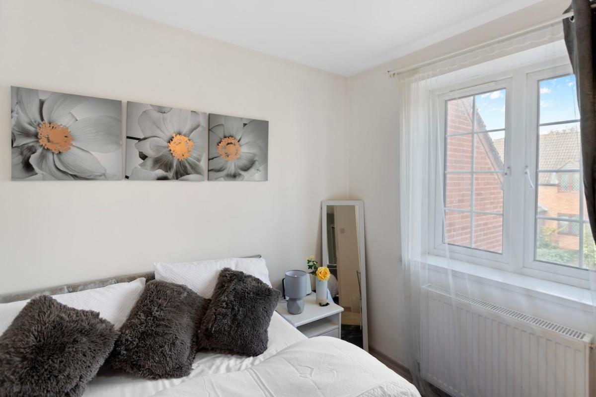 Apartment Cozy 3-bed 2bath House Near Lcy & Excel Sleeps 6